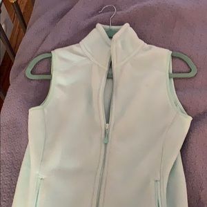 Vineyard vines fleece vest